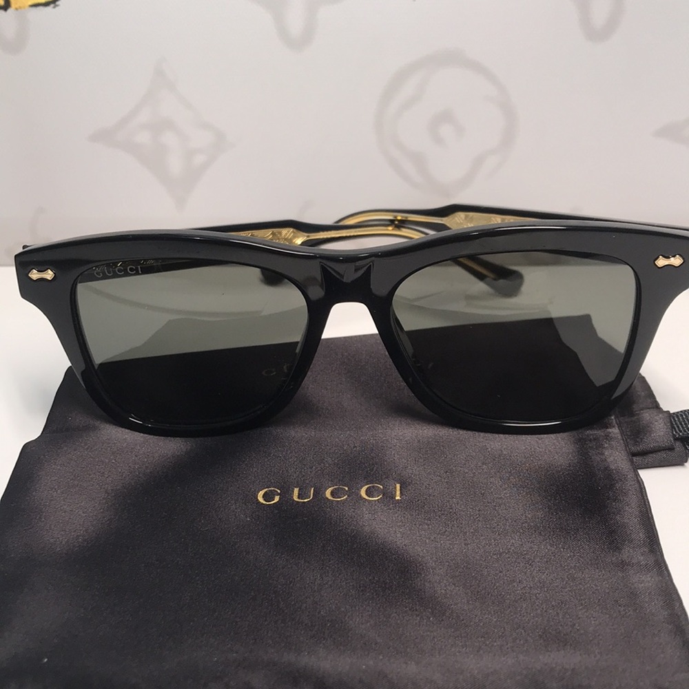 New Authentic Black Sunglasses with Gold Accents GG0910S 001 - Picture 9 of 12